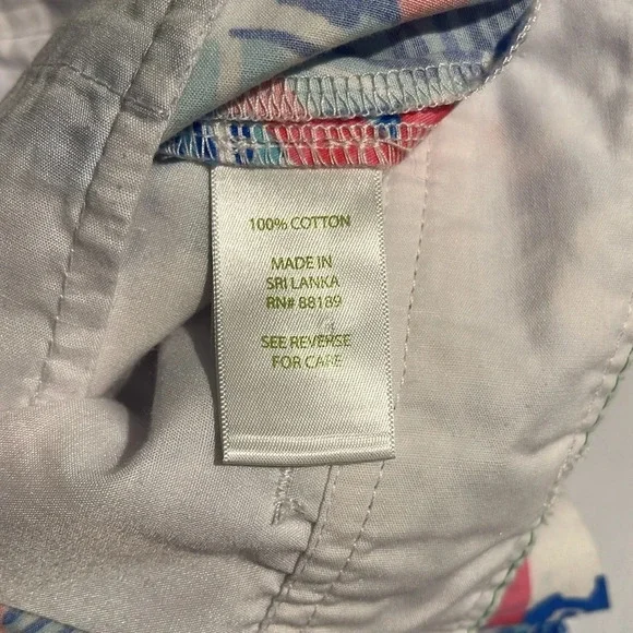 Like new Lilly Pulitzer The Callahan Short Size 4 in She Sells Seashells - Picture 9 of 9
